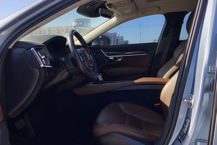 Used Volvo S90 2018 T4 Zhiyuan Edition
