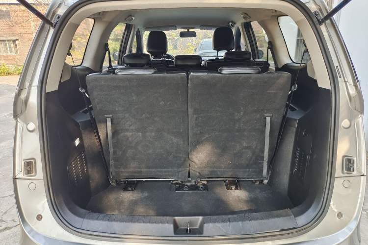 Used Baojun 730 2019 1.5T CVT Fashion Model 7 Seats China V Emission Standard