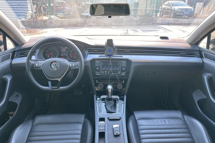 Used Volkswagen Magotan 2019 330TSI DSG Leading Edition China V Standard
