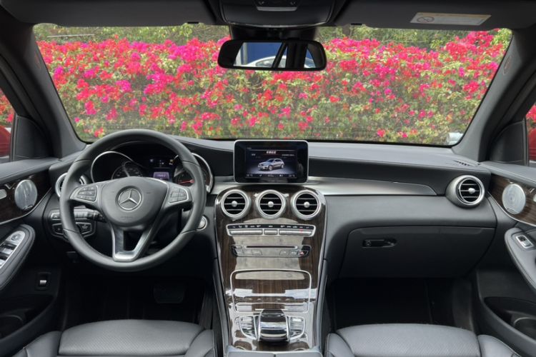 Used Mercedes-Benz GLC 2017 GLC 260 4MATIC Luxury Model
