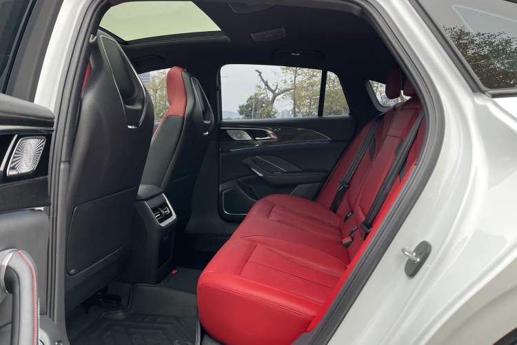 Used Hongqi H6 2023 2.0T ZhiShang Version