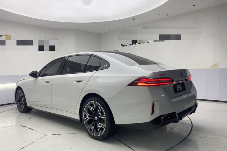 Used BMW 5 Series 2025 530Li Luxury Edition M Sport Package
