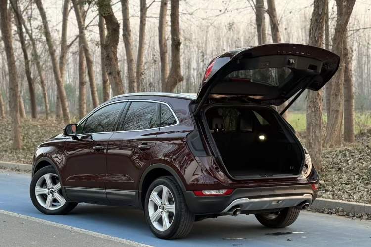 Used Lincoln MKC 2017 2.0T Two-Wheel Drive Deluxe Edition