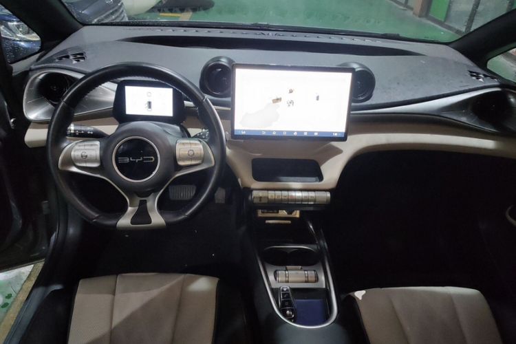 Used BYD Dolphin 2023 420 km Fashion Edition
