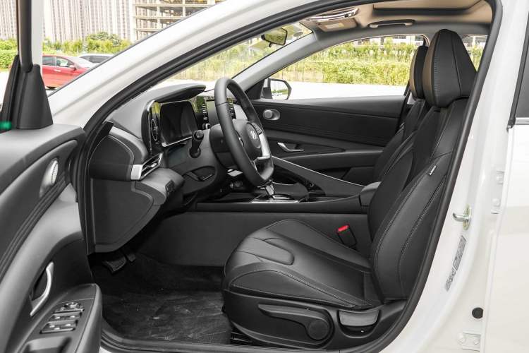 Used Hyundai Elantra 2023 1.5L CVT GLX Elite Edition
