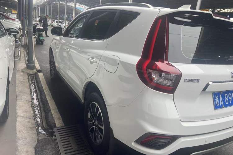 Used Geely Auto Vision X6 2019 1.4T CVT 4G Connected Luxury Version China V Standard
