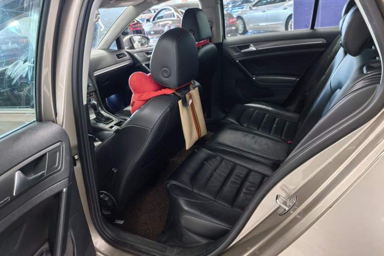 Used Volkswagen Golf 2015 1.4TSI Automatic Luxury Model
