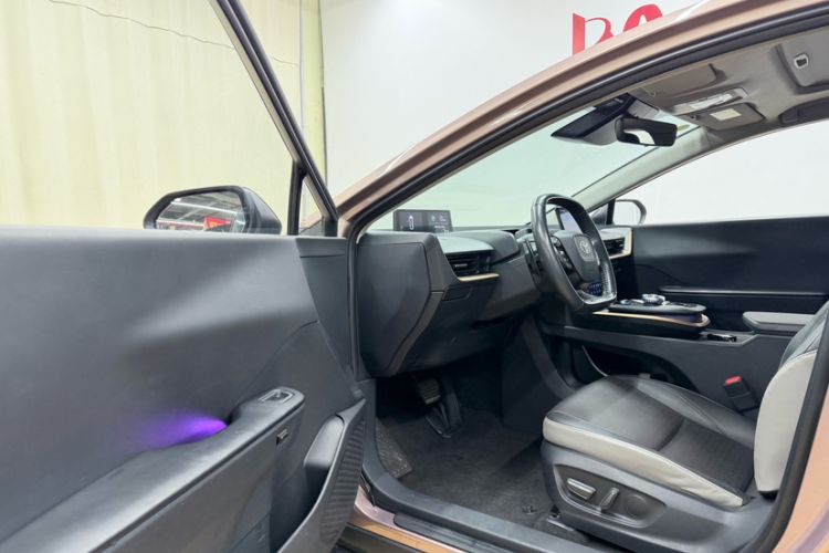 Used Toyota bZ3 2023 616 km Long-Range Premium
