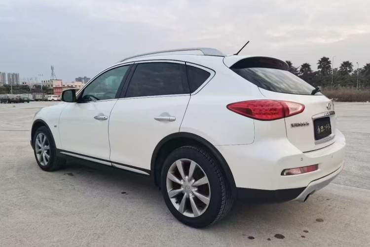 Used Infiniti QX50 2015 2.5L Comfort Edition
