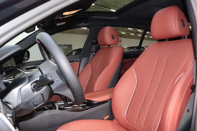 Used BMW 5 Series 2022 Second Facelift 525Li M Sport Package
