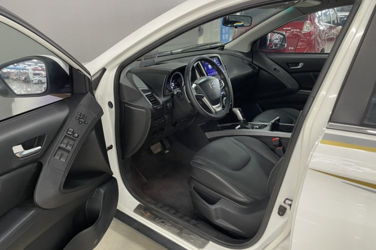 Used Luxgen U6 SUV 2014 2.0T ZhiZun Model
