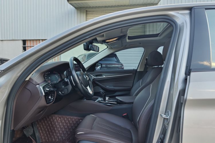 Used BMW 5 Series 2021 Restyled 530Li Leading Edition Luxury Package
