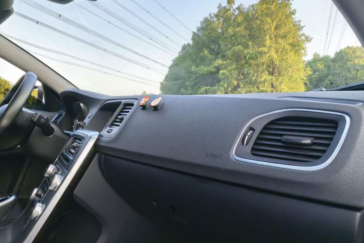 Used Volvo V60 2017 T4 Smart Edition China V Standard