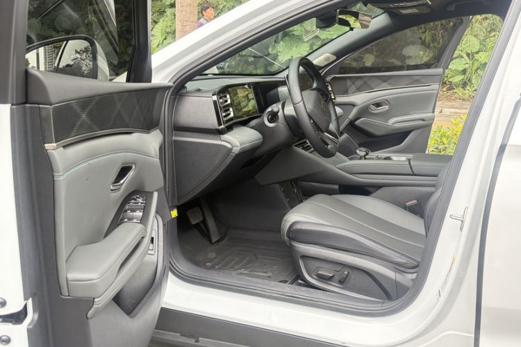 Used BYD Qin L 2024 DM-i 80KM Beyond Model
