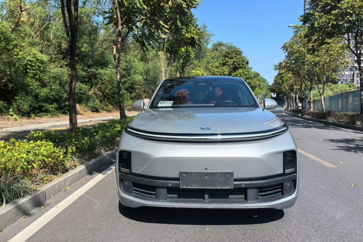 Used Li Auto L8 2023 Pro Model
