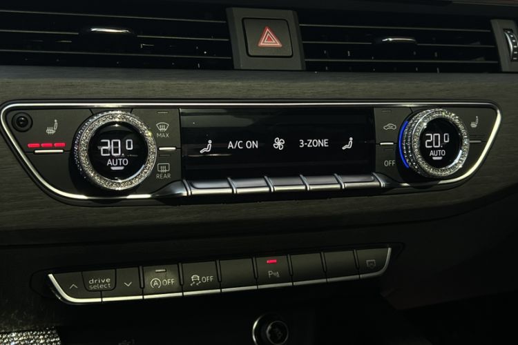 Used Audi A4L 2023 40 TFSI Luxury Dynamic Model
