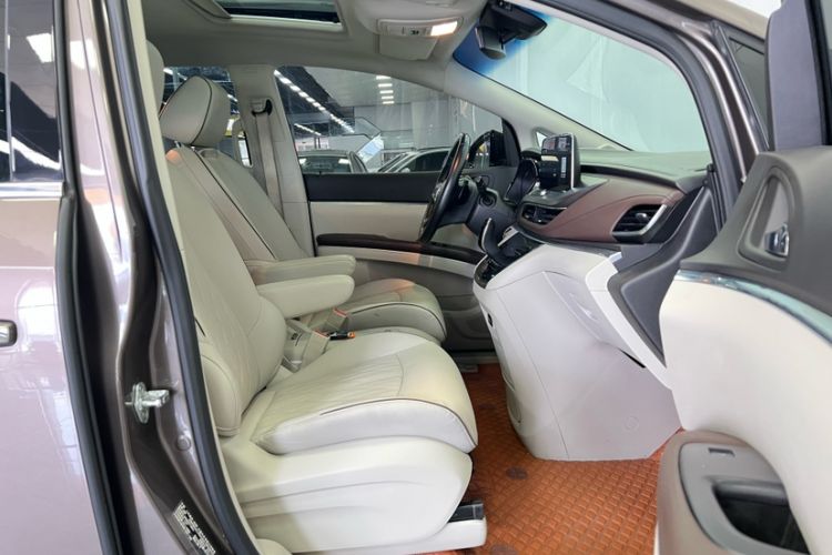 Used Buick GL8 2021 Land Cruiser Executive Class 652T Luxury Model
