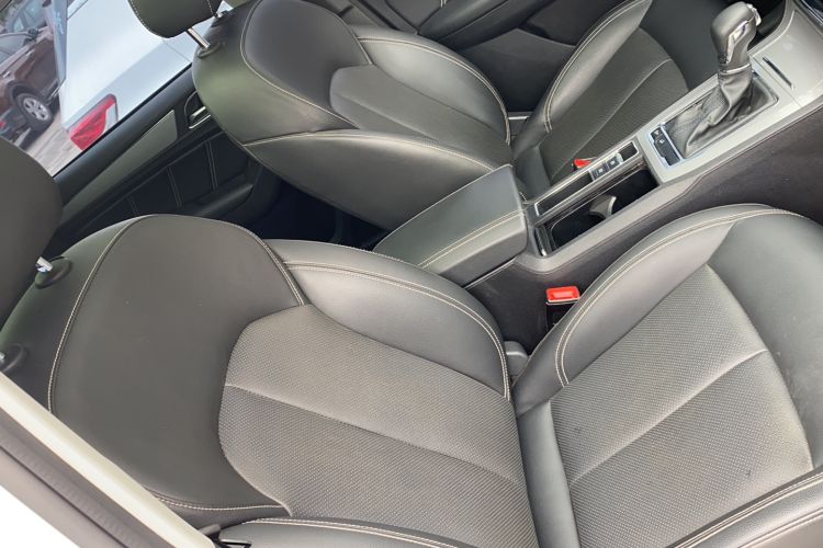 Used Roewe RX5 2020 20T Automatic 4G Connected Million Edition
