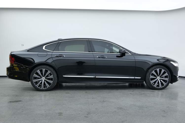 Used Volvo S90 2023 B5 Luxury Smart Edition