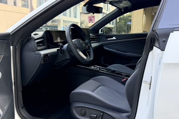 Used Volkswagen Lamando 