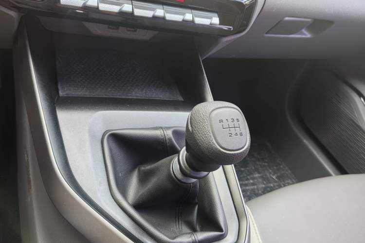 Used Baojun RC-5 2020 1.5L Manual Smart Luxury Edition
