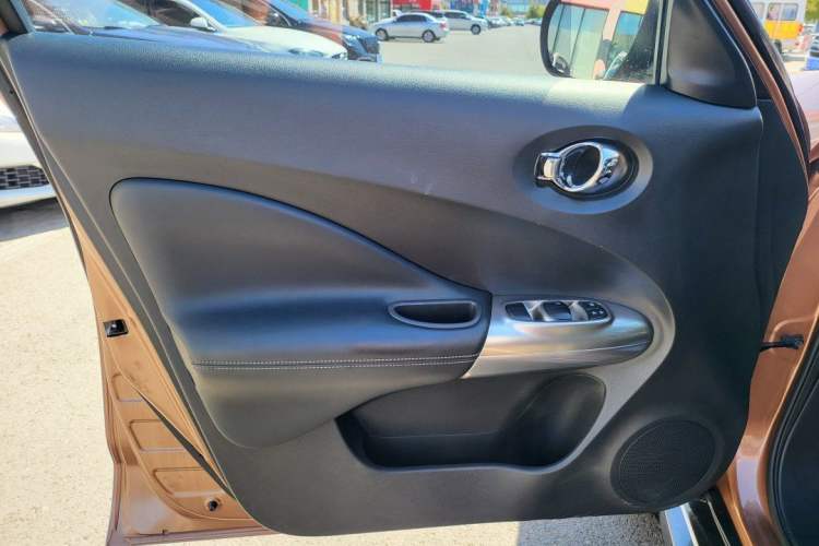 Used Infiniti ESQ 2014 1.6L Spontaneous Edition
