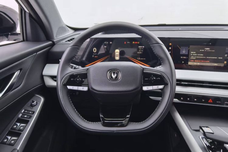 Used Changan CS75 PLUS 2024 3rd Generation Champion Edition 2.0T Intelligent Drive Performance Model
