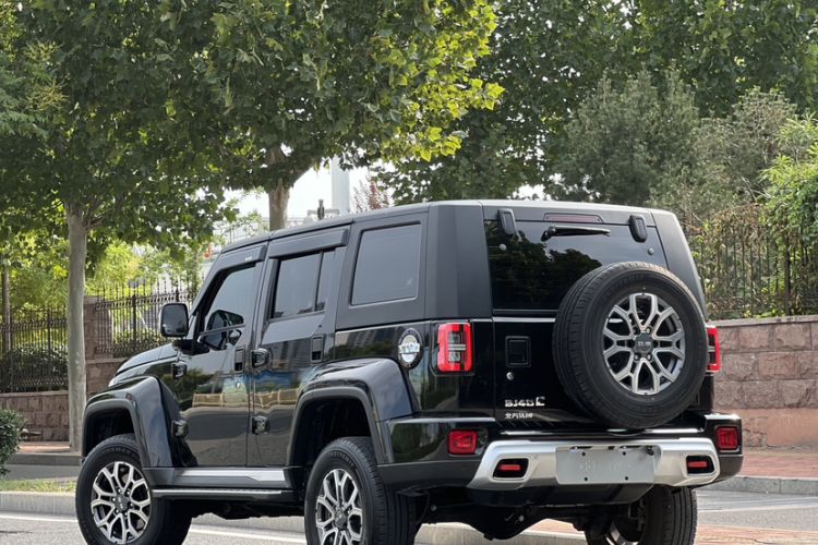 Used Beijing Auto BJ40 2020 2.0T Automatic Four-Wheel Drive Urban Hunter Edition Chivalrous Type
