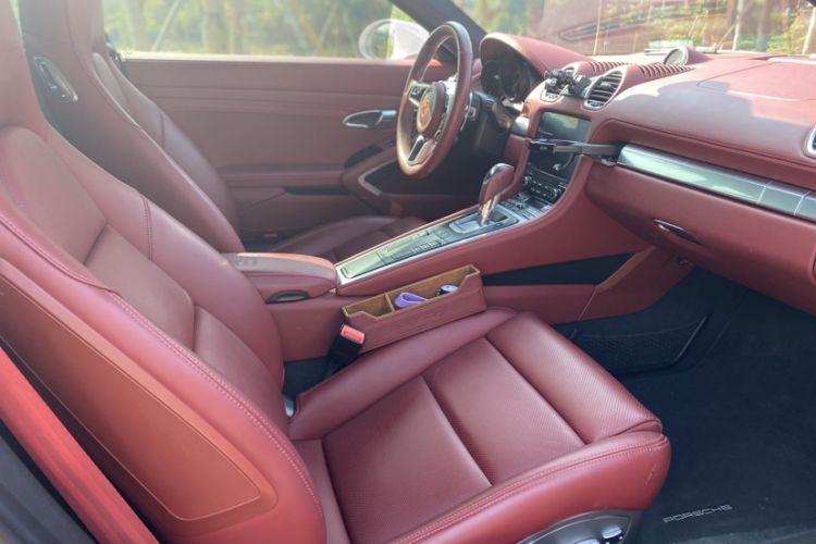 Used Porsche 718 2016 Cayman 2.0T
