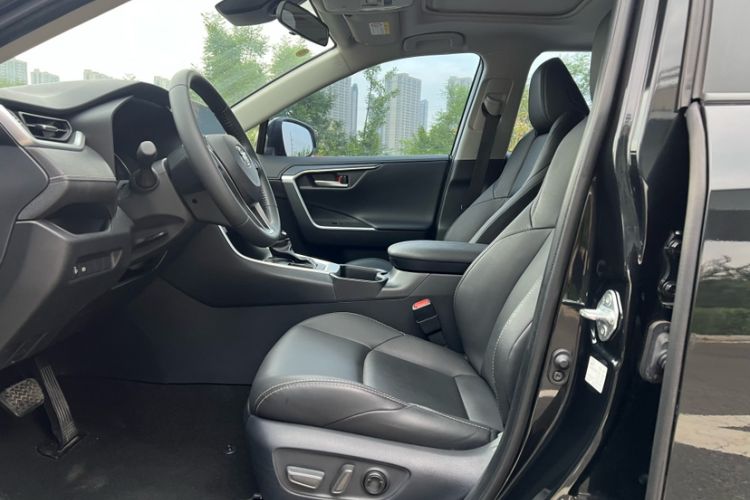 Used Toyota Wildlander 2023 2.0L CVT Two-Wheel Drive Urban Edition
