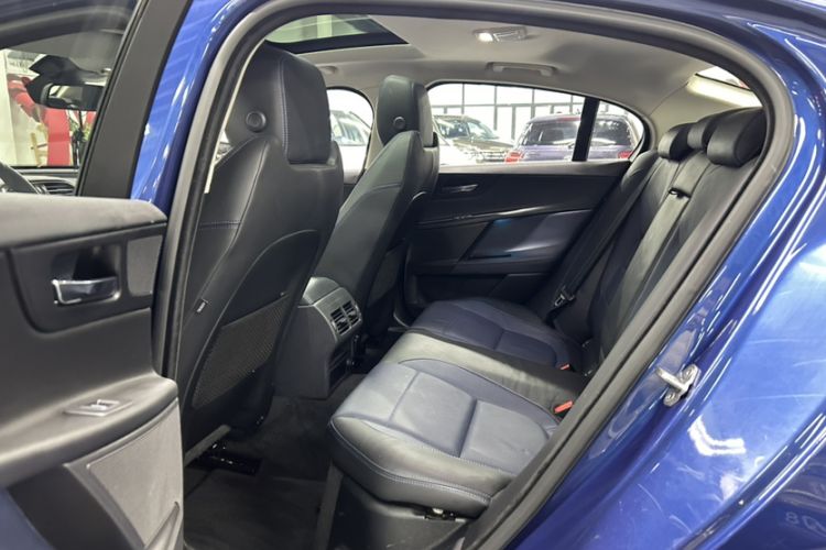 Used Jaguar XE 2015 2.0T 240 PS R-Sport
