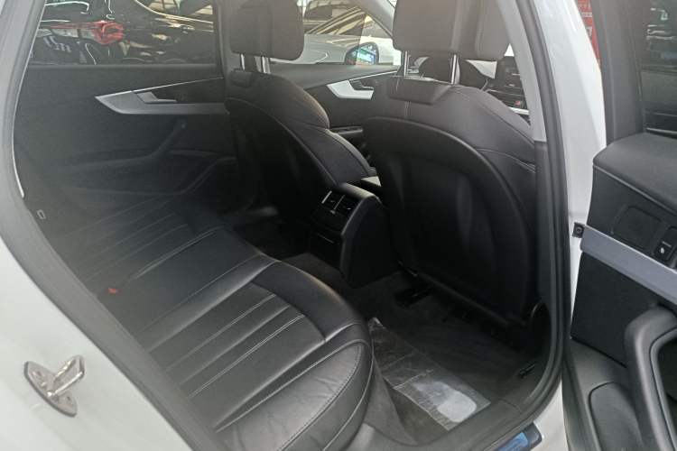 Used Audi A4L 2023 40 TFSI Fashion Dynamic Model
