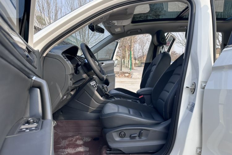 Used Volkswagen Tiguan L 2021 330TSI Automatic Two-Wheel Drive R-Line Enhanced Edition
