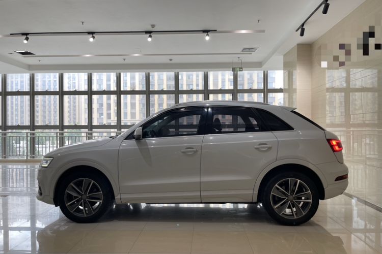 Used Audi Q3 2017 30 TFSI Fashion Model
