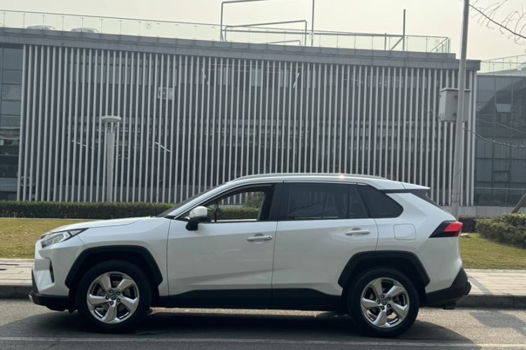 Used Toyota RAV4 2020 2.0L CVT 4x4 Trend Edition
