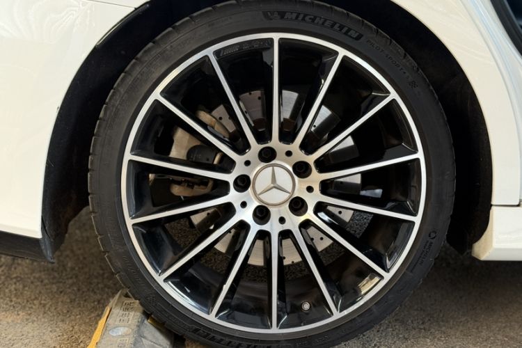 Used Mercedes-Benz A-AMG 2019 AMG A 35 L 4MATIC
