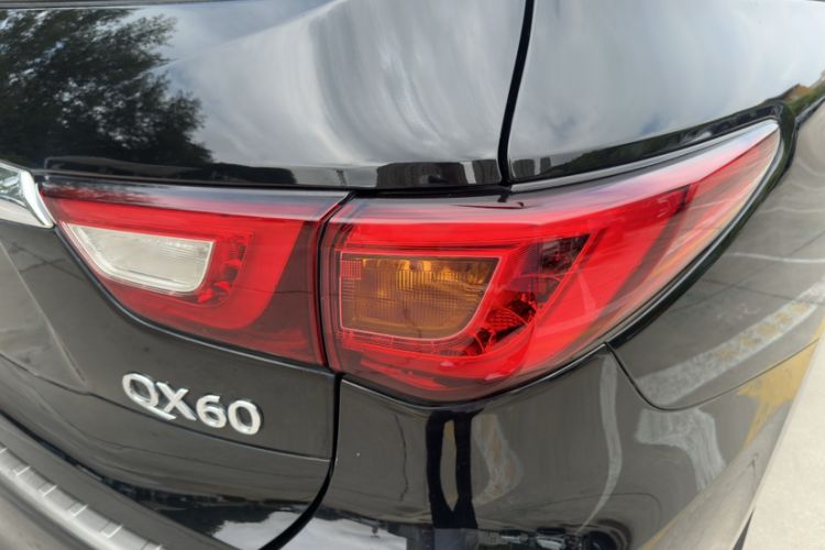 Used Infiniti QX60 2016 2.5 S/C Hybrid Two-Wheel-Drive Excellence Edition China V Standard
