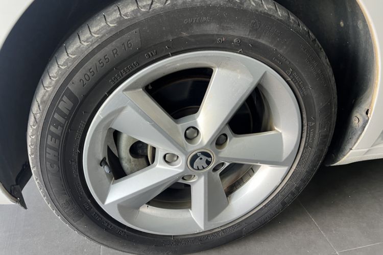 Used Skoda Octavia 2015 1.6L Automatic Yijie Edition
