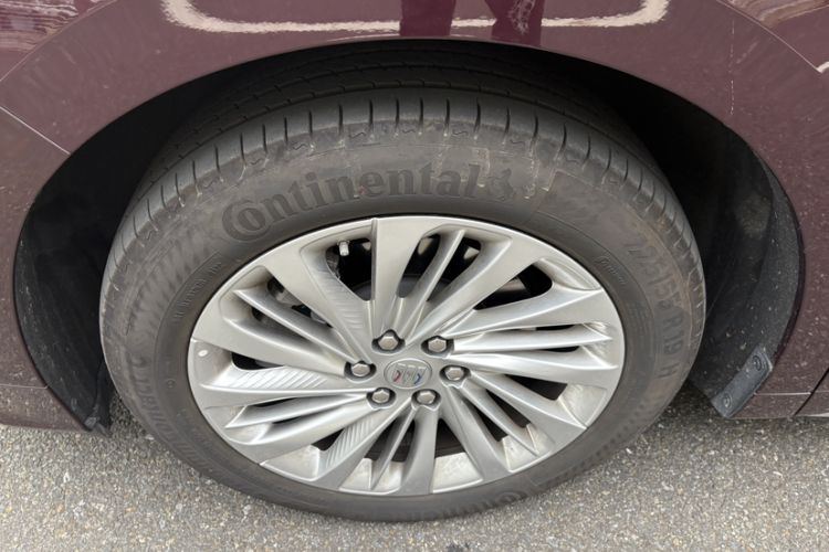 Used Buick Century 2023 2.0T Six-Seater Yinshi Edition
