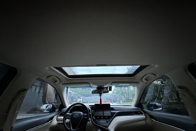 Used Toyota Camry 2021 2.0G Luxury Edition
