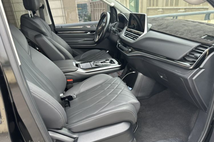 Used SAIC MAXUS G20 2023 PLUS 2.0T Gasoline Automatic Luxury Edition
