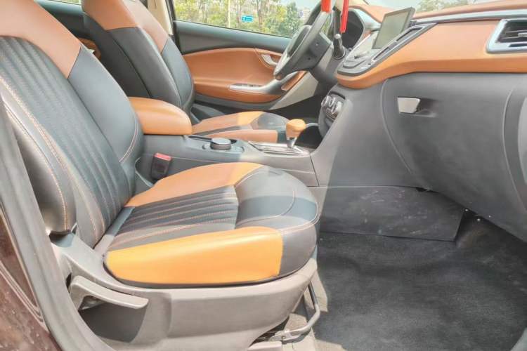 Used Soueast DX7 2016 1.5T Automatic Glory Edition
