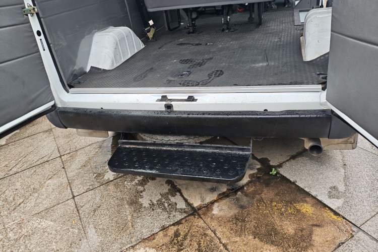 Used Ford Classic Transit 2013 2.8T Facelifted Diesel Van - Short Wheelbase Mid-Roof Model JX493ZLQ4
