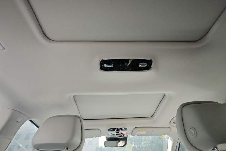 Used Roewe iMAX8 2021 400TGI Supreme Series Ultimate Edition
