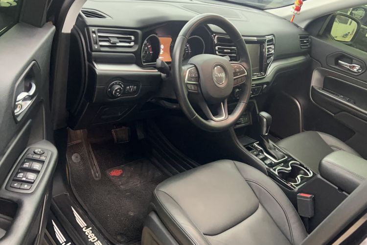 Used  Grand Commander 2018 2.0T Two-Wheel Drive Enjoy Edition China V
