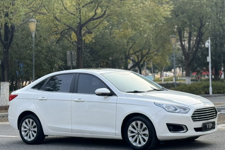 Used Ford Escort 2015 1.5L Automatic Fashion Model
