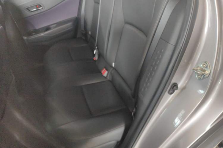 Used Toyota IZOA 2018 2.0L Yichi Version China VI Standard
