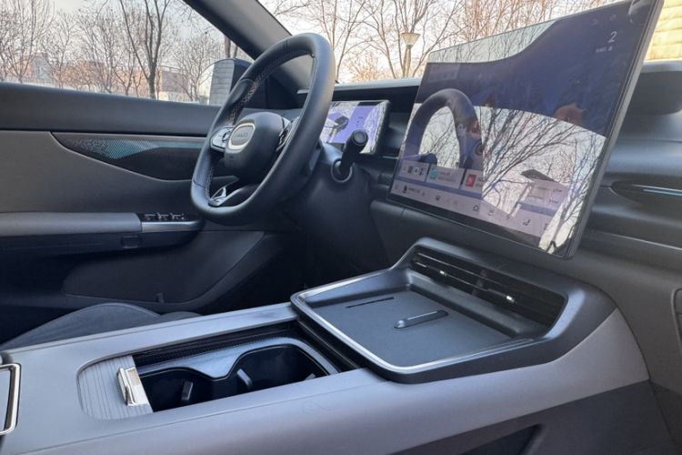 Used Lynk & Co 07 2024 EM-P 126 Long-Range Halo