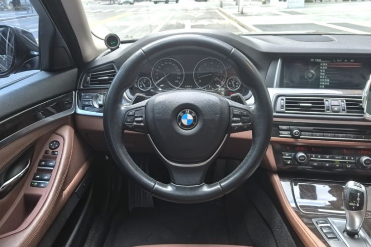 Used BMW 5 Series 2014 535Li Leading Model
