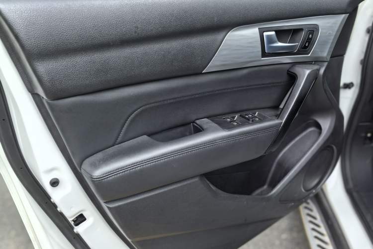 Used Haval H2 2018 Chuanxiang Edition Blue Badge 1.5T Dual-Clutch Two-Wheel Drive ZhiShang Model
